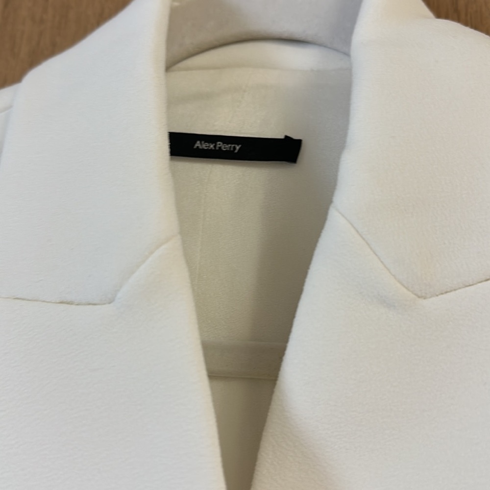Parker Strong-Shoulder Double-Breasted Crop Blazer - Picture 6 of 7